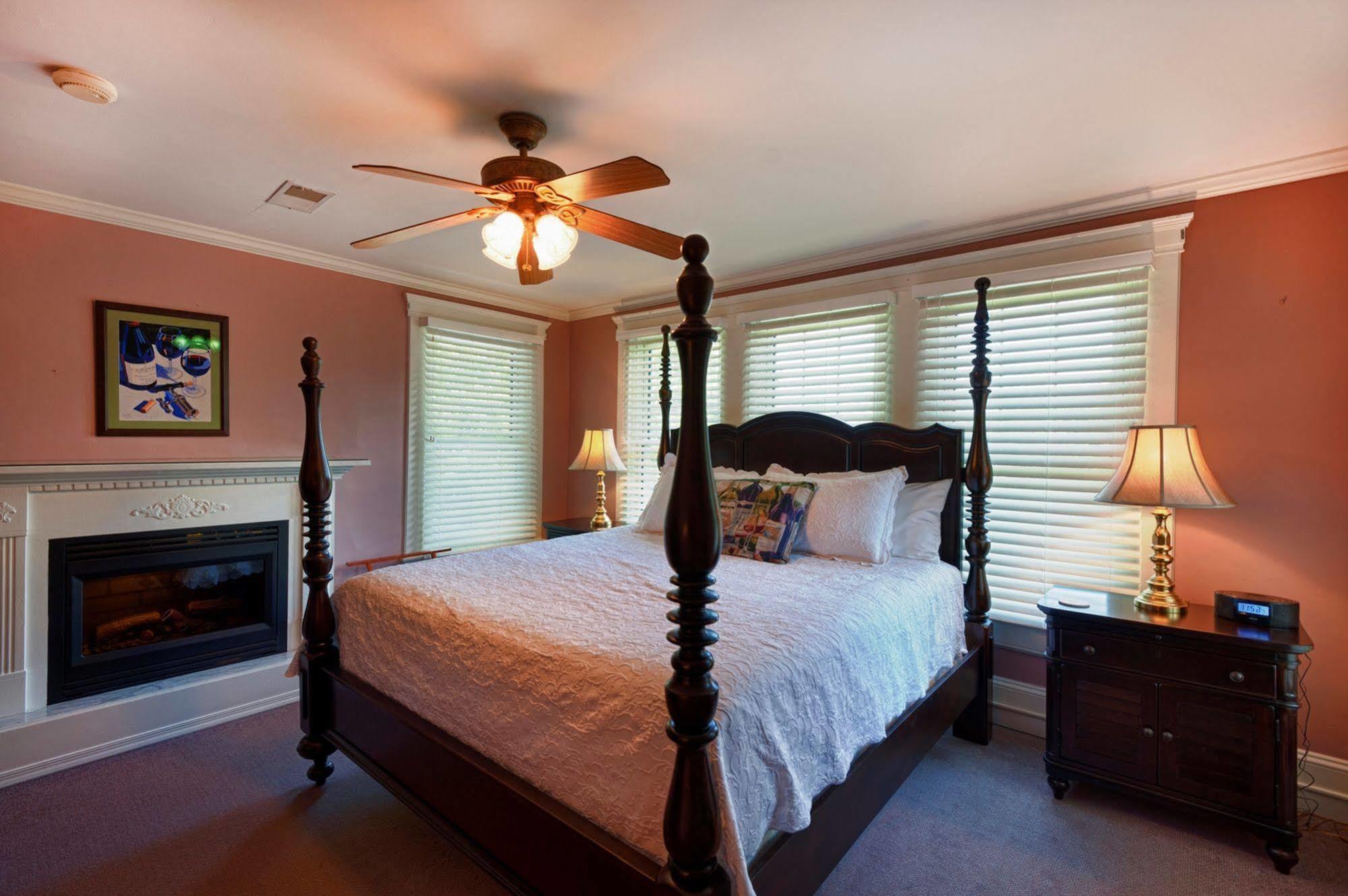 Steeles Tavern Manor Bed & Breakfast Raphine Exterior foto
